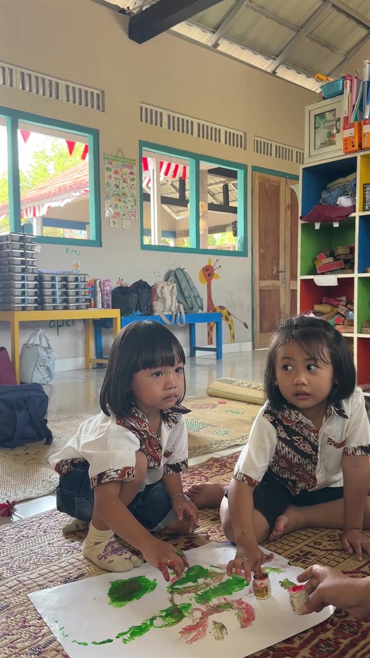 Pentas Kreasi Cat Air & Finger Painting Cilik