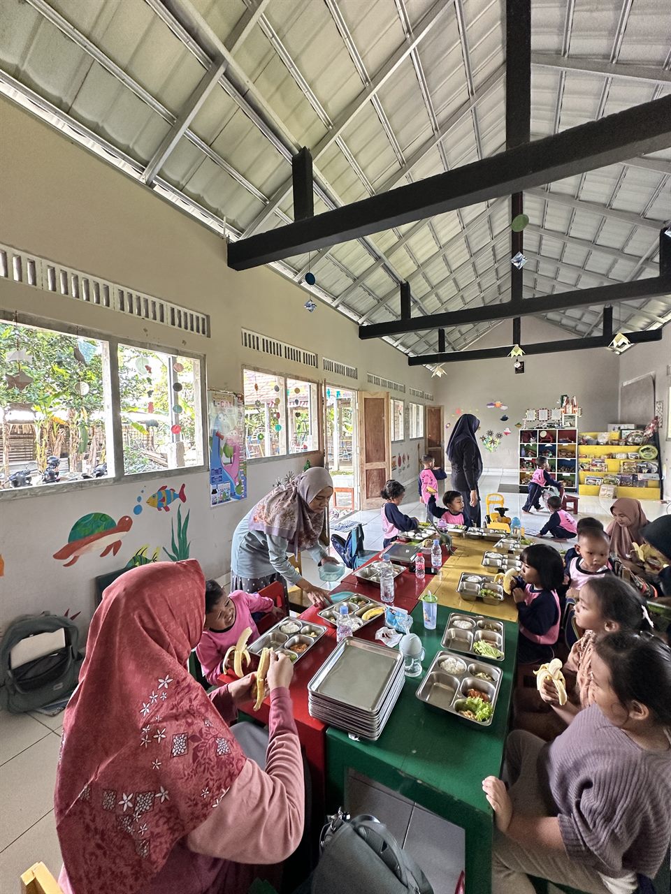 5 Langkah Mengembangkan Kemandirian dan Adab Anak Sejak Usia Emas